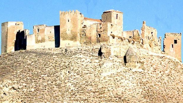 El castillo se reconvirtió, pocos años después de su construcción, en poderosa abadía
