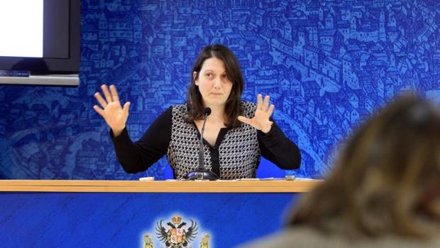 La concejala Eva Jiménez explica las medidas a tomar en caso de sequía