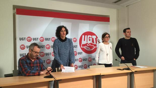José Luis Arroyo y Mayte García (CCOO) junto a Higinia García y Alberto Sánchez, de UGT
