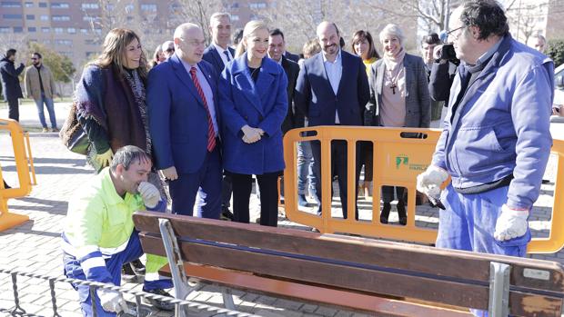 Cifuentes, junto al consejero Rollán y el alcalde de Parla, Luis M. Hervás