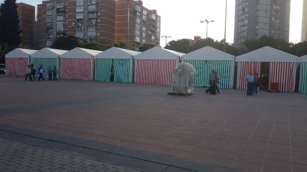Las casetas cerradas y sin actividad en el parque de Aluche (distrito de Latina)