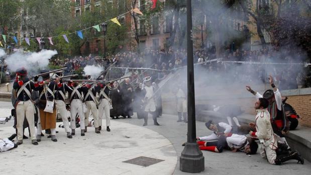 Dos De Mayo Tras Los Pasos Del Levantamiento Contra Los Franceses Por Las Calles De Madrid