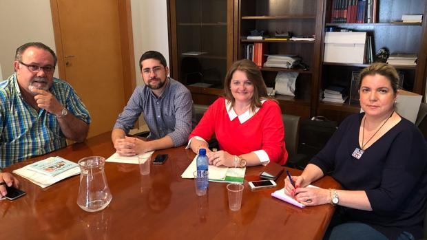 Ramón López (Fapa Gabriel Miró), Alejandro López (Fcapa Valencia), Julia Llopis, (Concapa Alicante y CV) y Eva Tena, (Defensa del Castellano)