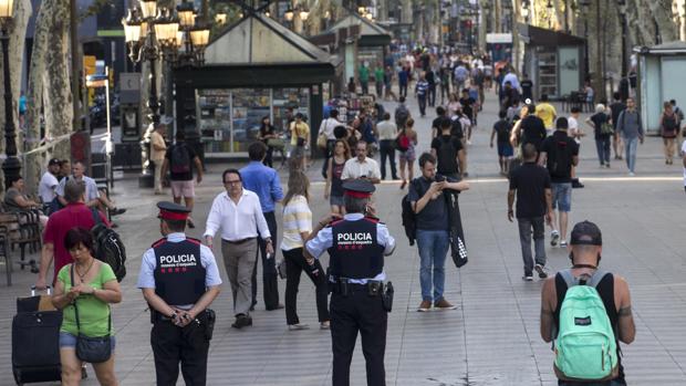 Las Ramblas, horas después del atentado del pasado agosto