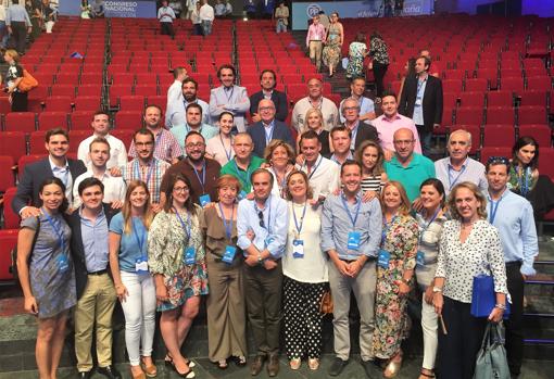 Los compromisarios toledanos con José Julián Gregorio, su presidente