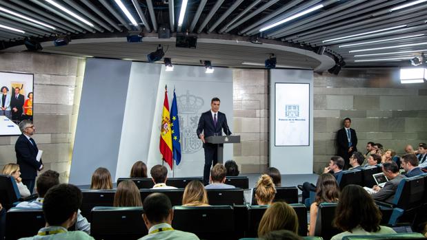 Pedro Sánchez, ayer, en la rueda de prensa que ofreció en La Moncloa