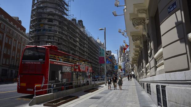 El primer tramo par de la Gran Vía, ayer, tras la reforma