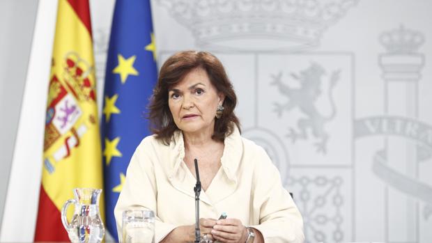 La vicepresidenta del Gobierno, Carmen Calvo, durante la rueda de prensa tras el Consejo de Ministros