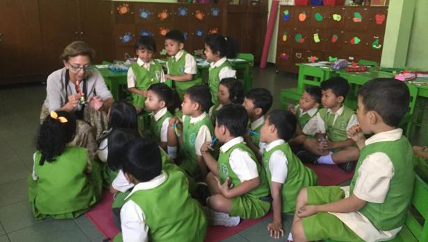 La higienista Susana Cruz ha estado de voluntaria en Malang y Curahjati
