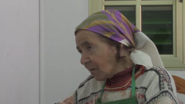Anastasia Mendoza, a sus 90 años, sigue haciendo uno de los mejores quesos de Canarias desde Saucillo
