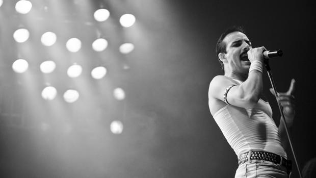 Imagen del show tributo a Queen de «God Save The Queen/Dsr»