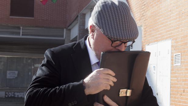 El comisario José Manuel Villarejo tras prestar declaración en Málaga, en 2016