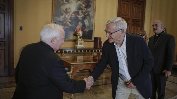 Imagen de la reunión mantenida por Joan Ribó y Antonio Cañizares
