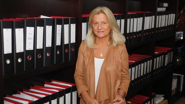 Rocío Beceiro, en el despacho ferrolano de Lama y Asociados