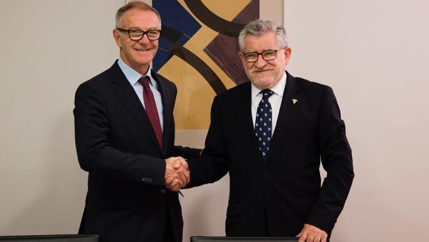 Reunión del ministro José Guirao con Ángel Felpeto