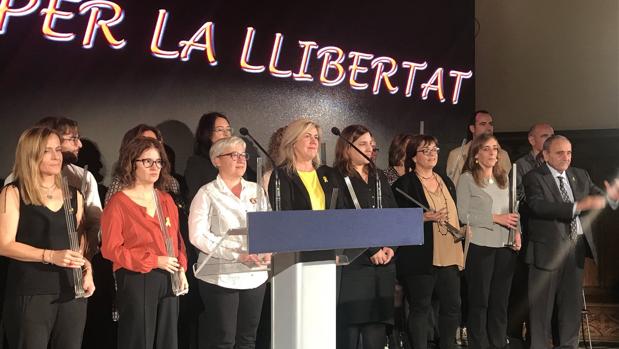 Entrega de premios a los familiares de los líderes independentistas presos