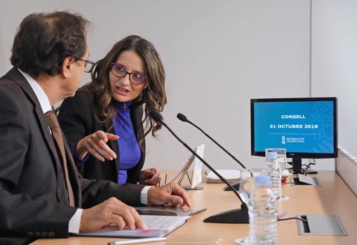 Soler y Oltra, durante la rueda de prensa de presupuestos