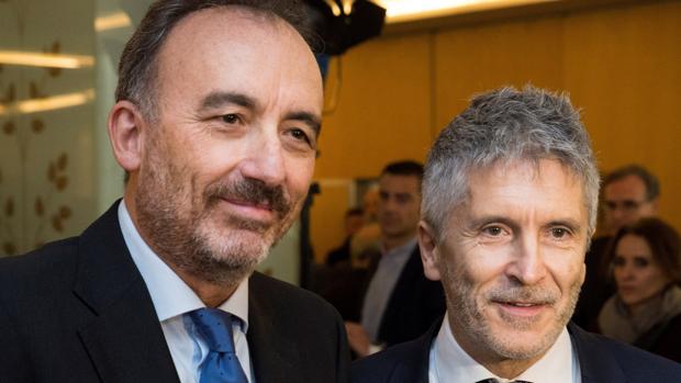 El ministro del Interior, Fernando Grande-Marlaska, junto a Manuel Marchena