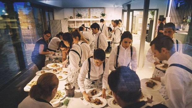 Personal de alta restauración «La Vaquita» en acción
