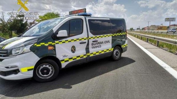 Vehículo de la Guardia Civil de Tráfico