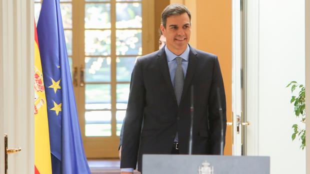Pedro Sánchez preside el encuentro con jóvenes con motivo del 40 aniversario de la Constitución Española en la Moncloa