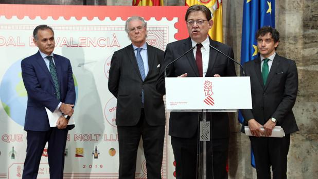 Puig durante la presentación el informe Impactur 2017, junto al presidente de Exceltur y otros directivos