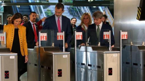 El Rey visitó las instalaciones del Metro por su centenario