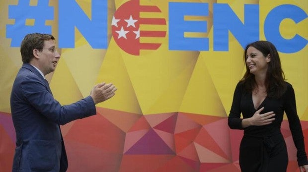 Los caminos de Levy y Martínez-Almeida se cruzaron el 19 e abril de 2017, en un acto en Cibeles promovido por los populares donde trataron de evitar una conferencia de Puigdemont autorizada por Carmena