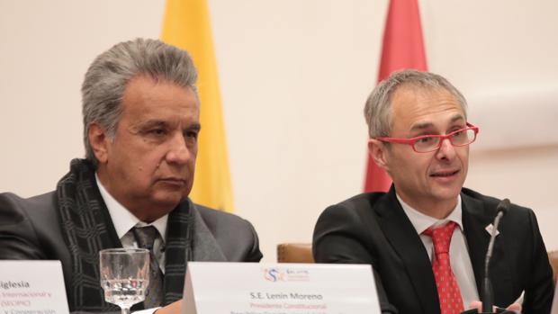 El presidente de la República de Ecuador, Lenín Moreno, junto al rector de la USAL, Ricardo Rivero