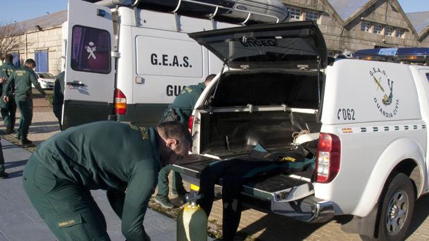 El cadáver ha sido recuperado por especialitas de los Grupos de Actividades Subacuáticas de la Guardia Civil