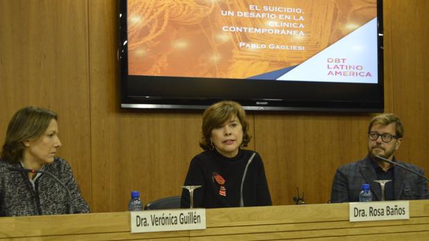 La doctora Rosa Baños, en la apertura del encuentro en Valencia este viernes