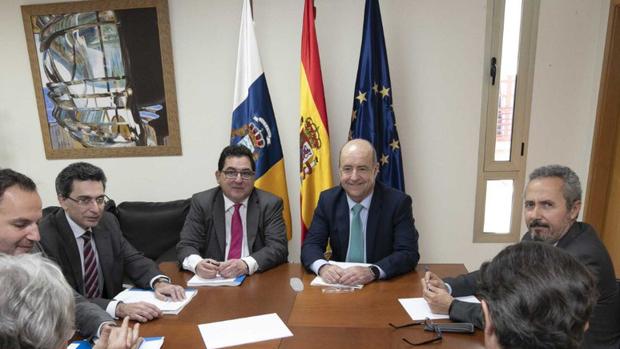 Visita del secretario de Estado para la UE, Luis Marco Aguiriano, a Pedro Manuel Ortega en febrero de 2019