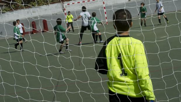 Partido de fútbol base