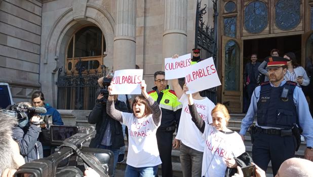Protestas a las puertas del TSJC