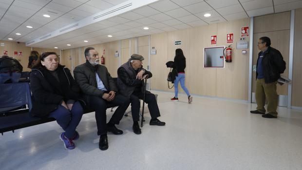 Usuarios en la sala de espera de un centro de salud