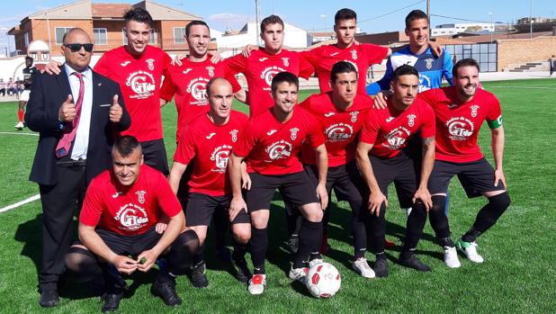 Cuadro inicial del Urda que estrenó el remodelado terreno de juego