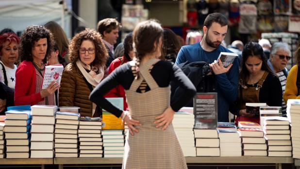 Una parada de venta de librs durate el pasado 23 de abril