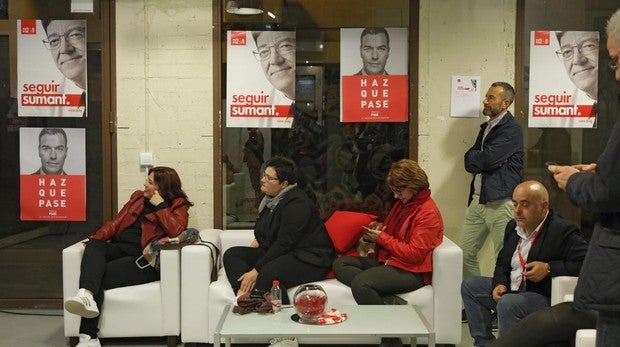Imagen tomada en el cuartel del PSPV-PSOE para la noche electoral