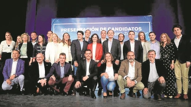 García Escudero y Díaz Ayuso (centro), con los candidatos de la zona sur al 26-M