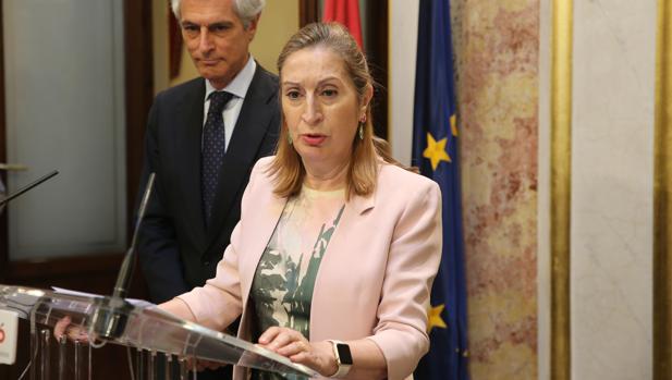 Ana Pastor, tras la primera reunión de la Mesa del Congreso