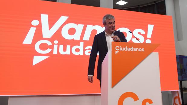 El número uno de Cs en el Parlamento Europeo, durante la noche electoral