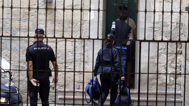 Imagen de archivo de unos agentes de la Policía Nacional