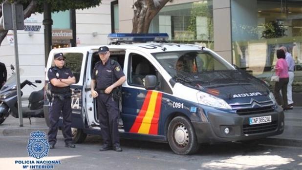 Una patrulla de la Policía Nacional