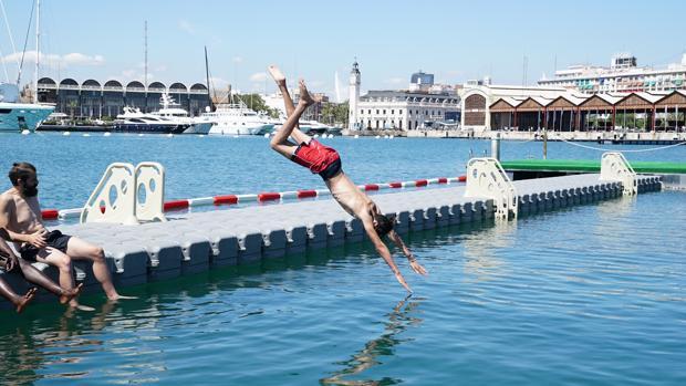 Imagen de la piscina natural de La Marina de Valencia