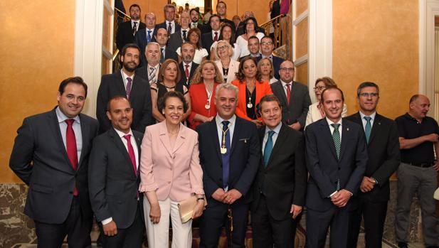 Vega, con su equipo de Gobierno