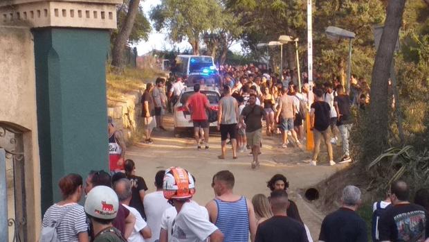 Manifestación anti-menas tras un supuesto intento de violación en El Masnou