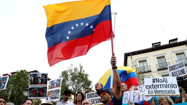Manifestación de venezolanos residentes en Madrid para pedir una «intervención humanitaria»