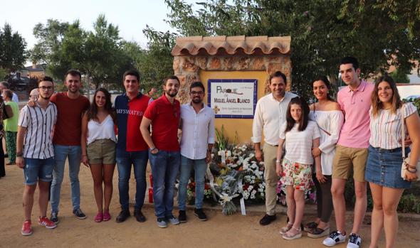 El presidente regional del PP, Paco Núñez, asistió al homenaje de Manzanares