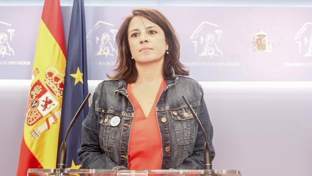 Adriana Lastra en el Congreso tras la reunión de Pedro Sánchez y Pablo Iglesias