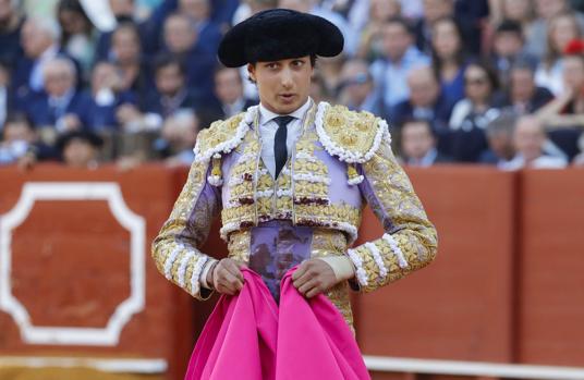 Andrés Roca Rey sufre una lesión cervical, que le afecta a la espalda y el hombro derecho